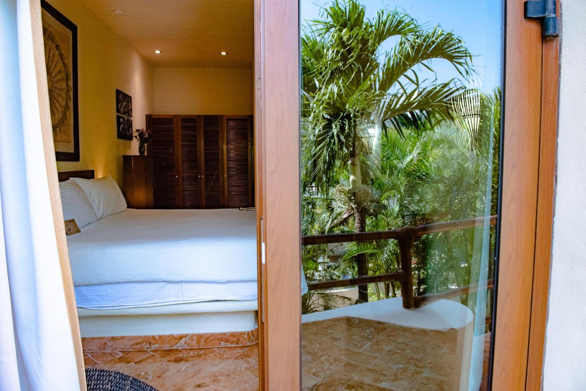 Porto Playa Condo Hotel And Beach Club بلايا ديل كارمن المظهر الخارجي الصورة